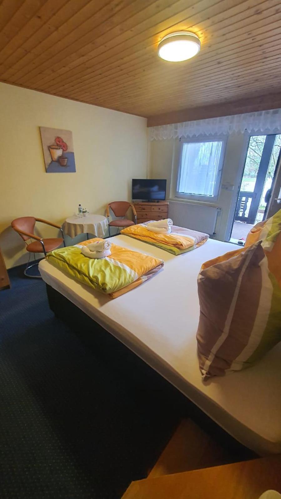 Motel Zur Festwiese Gierstädt Екстериор снимка