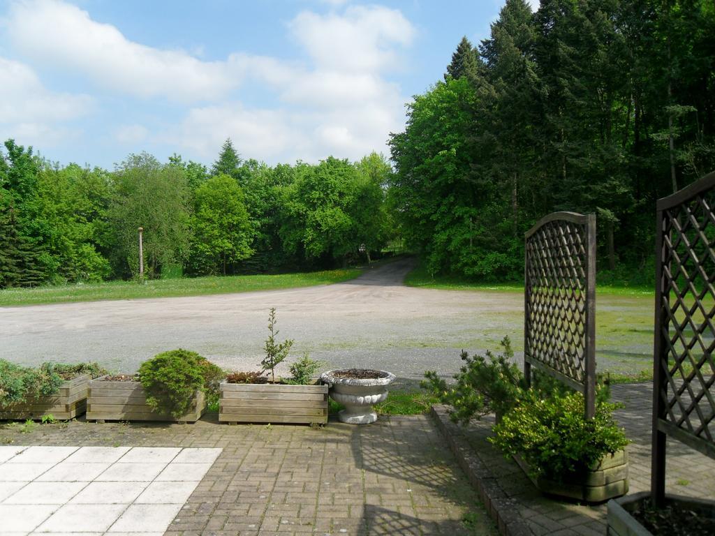 Motel Zur Festwiese Gierstädt Екстериор снимка