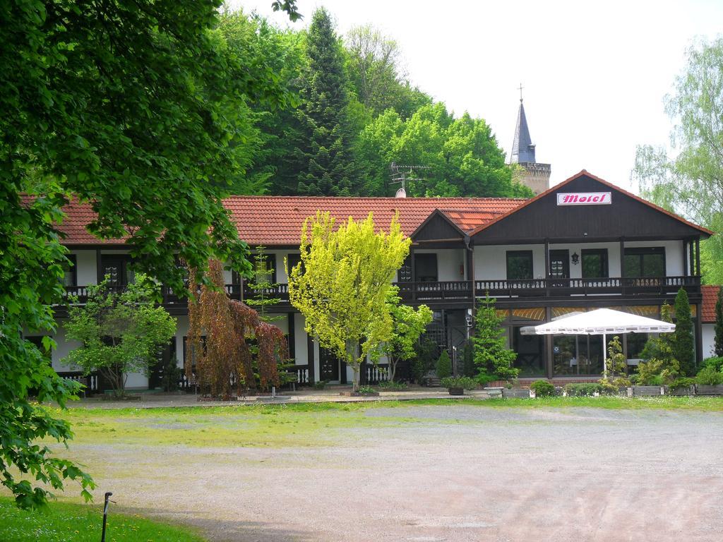 Motel Zur Festwiese Gierstädt Екстериор снимка