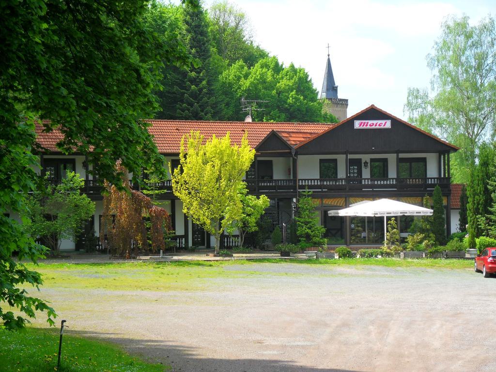Motel Zur Festwiese Gierstädt Екстериор снимка